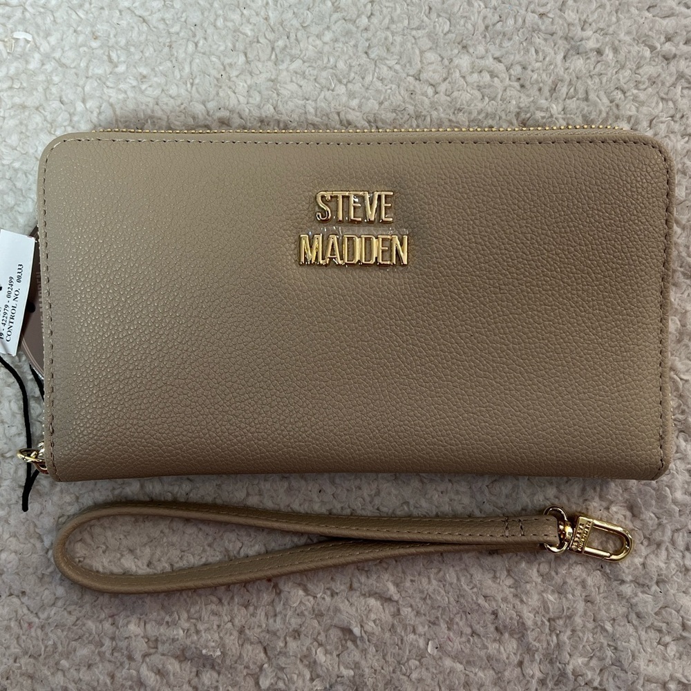 Steve Madden Taupe Pebble Wristlet Clutch - Picture 3 of 12